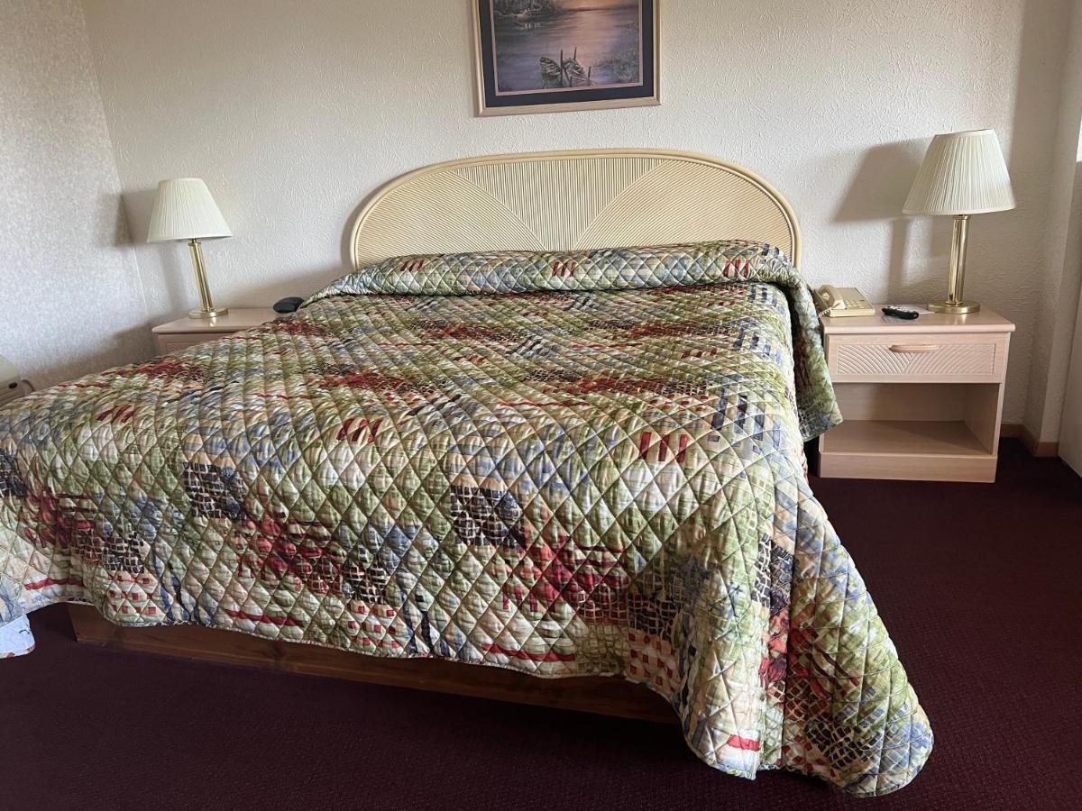 Gray Wolf Lodge เมนิสติค ภายนอก รูปภาพ