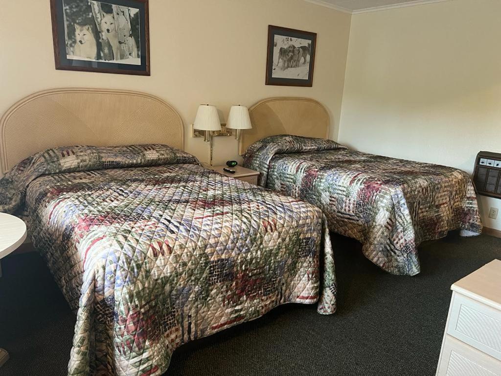 Gray Wolf Lodge เมนิสติค ภายนอก รูปภาพ